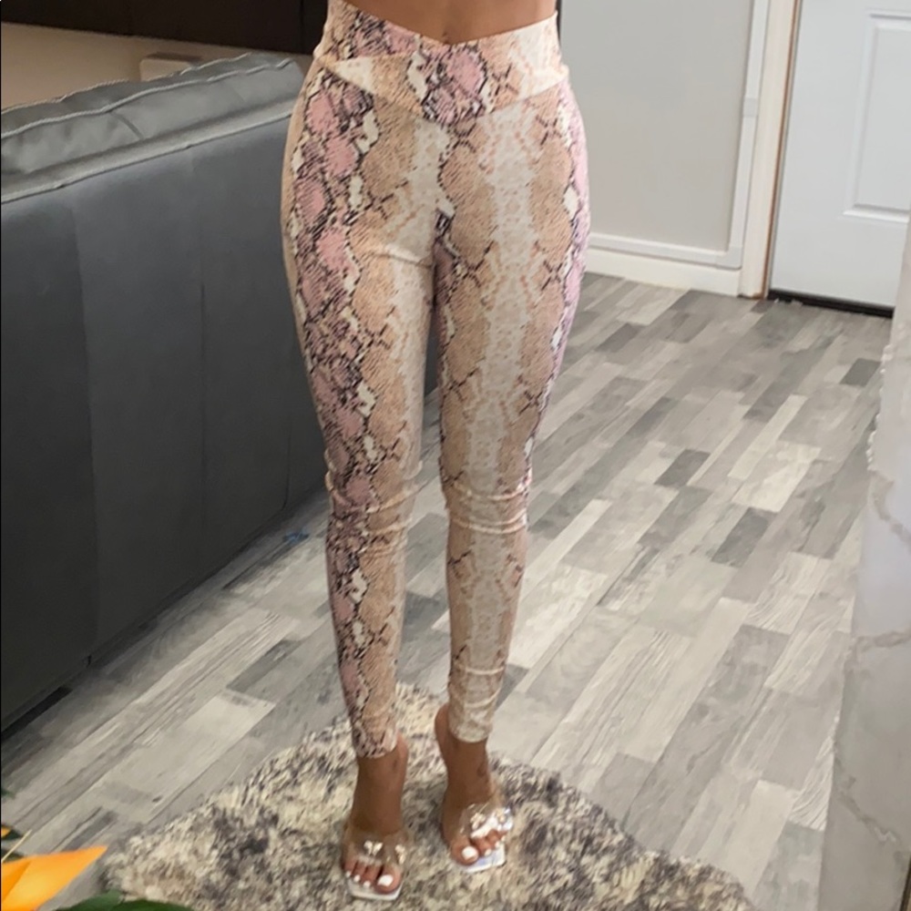 Pink snake print leggings